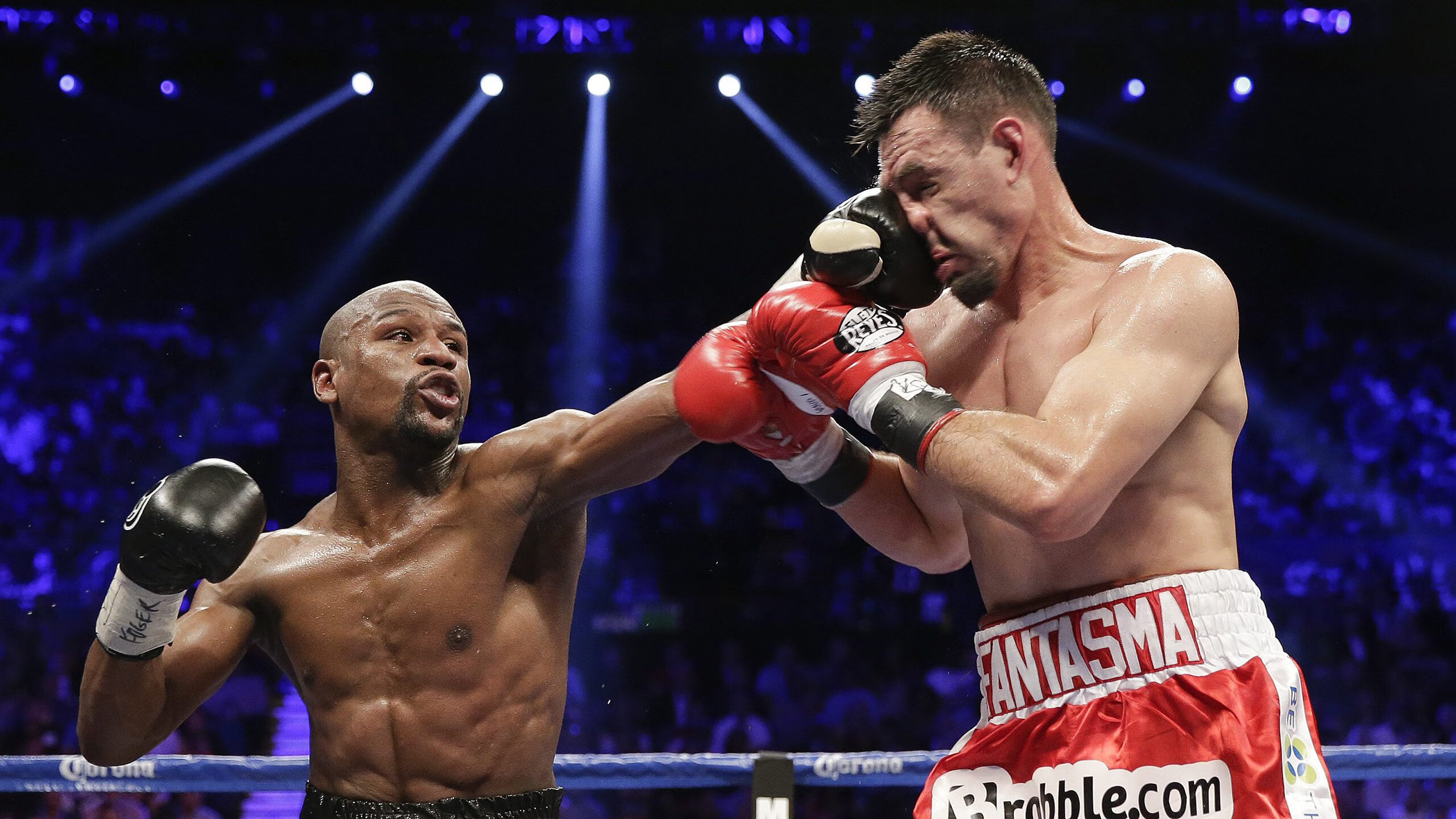 欧冠淘汰赛之夜，楚阿梅尼攻防两端的绝对统治