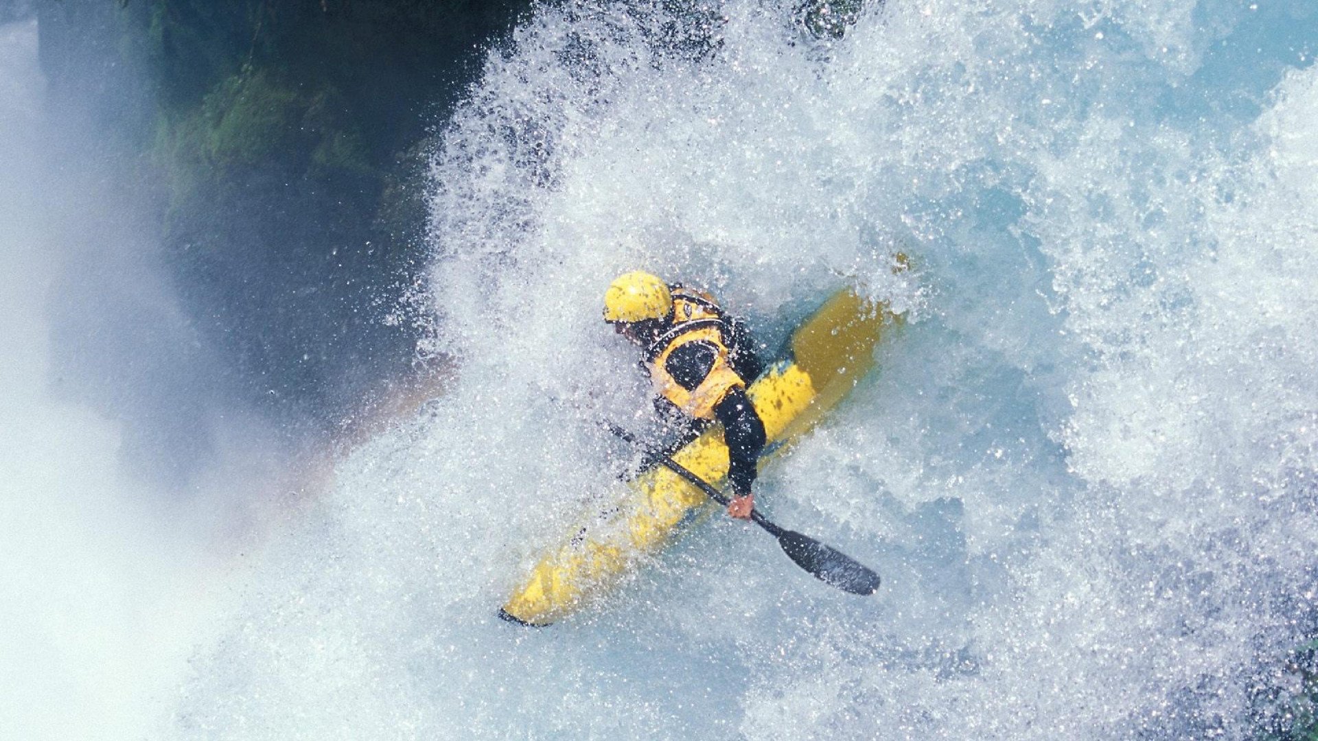 开云体育下载-跨界主宰，雄鹿掀翻开拓者之夜，保罗在欧冠半决赛的时空交响